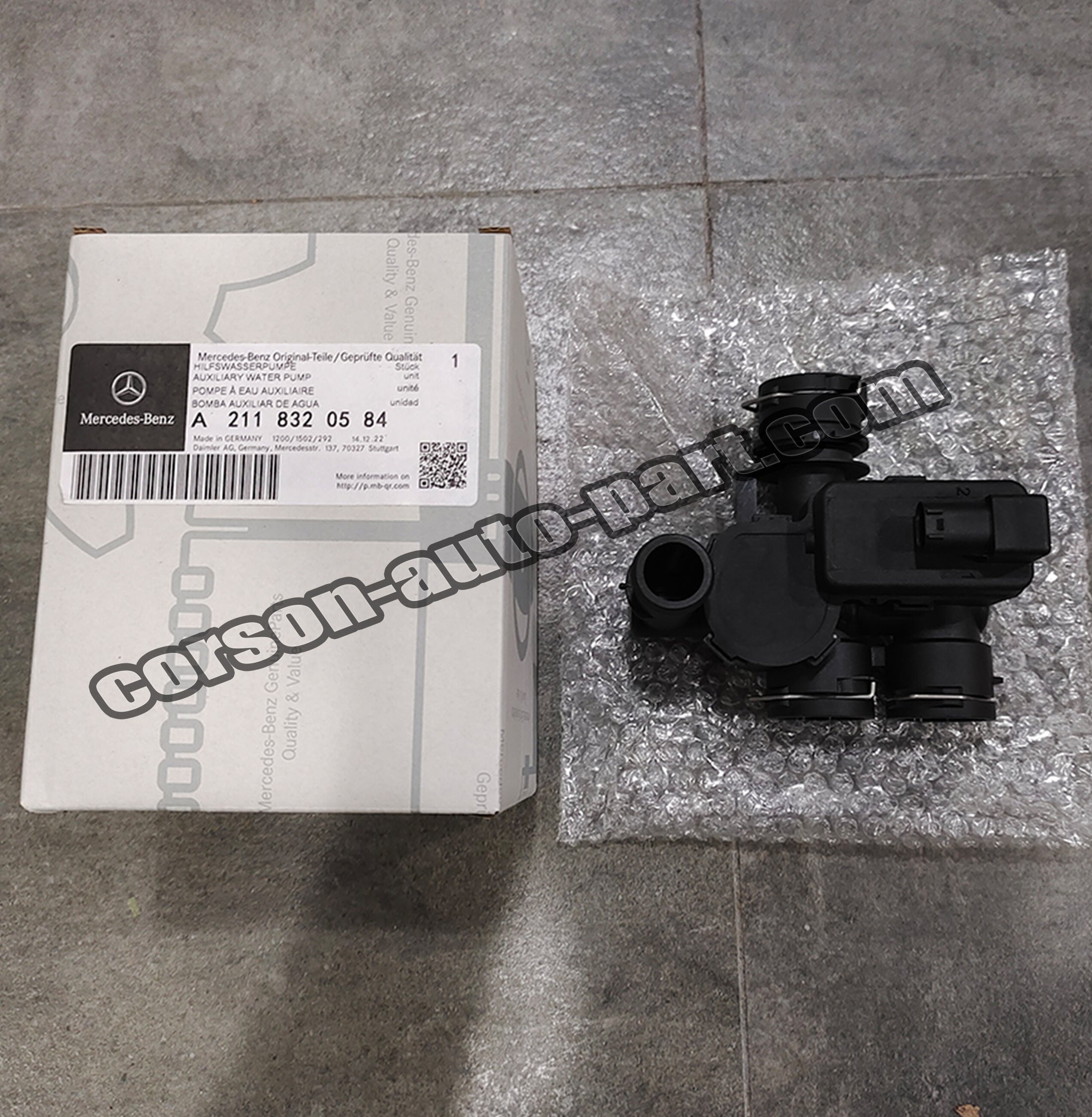 Mercedes-Benz water pump A2118350584