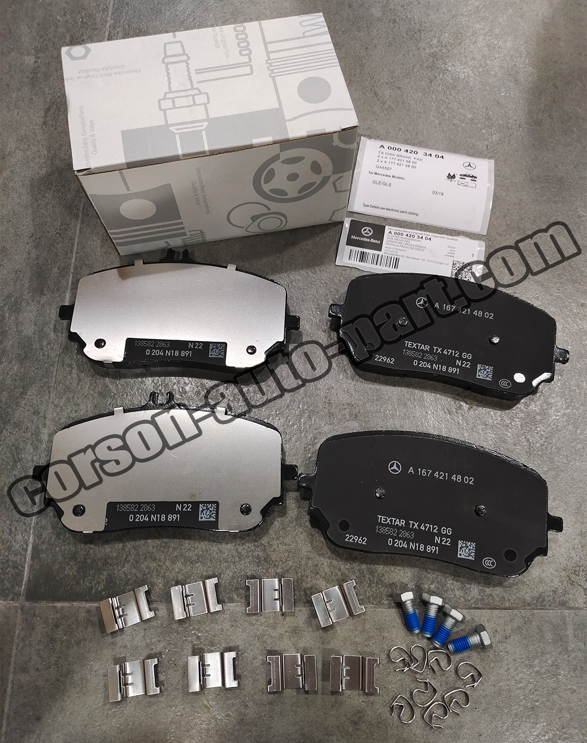 Mercedes-Benz A0004203404 Brake pad set A0004201003 A0004204702