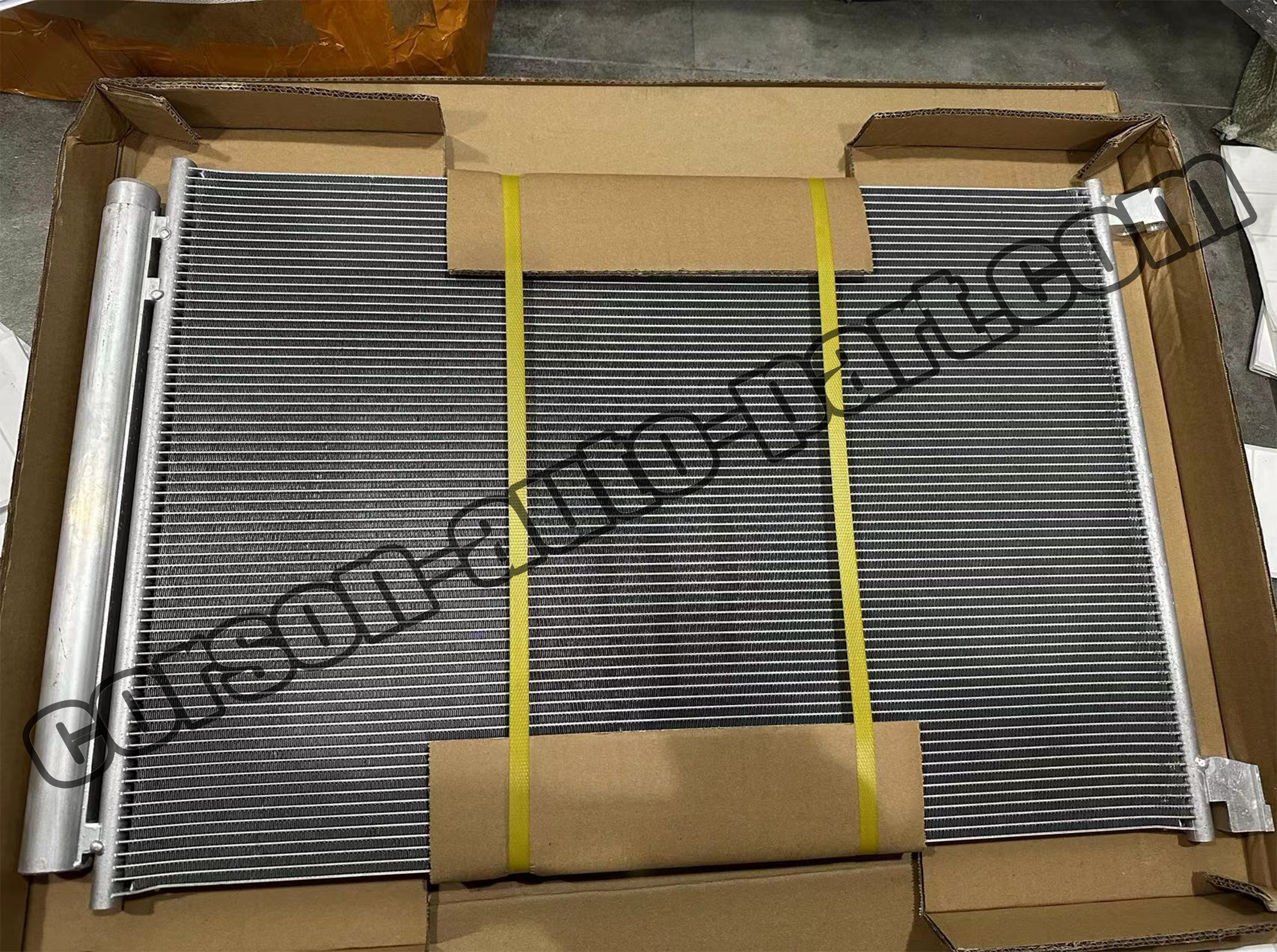 Mercedes-Benz A0995000454 Condenser A0995001354 A0995002154