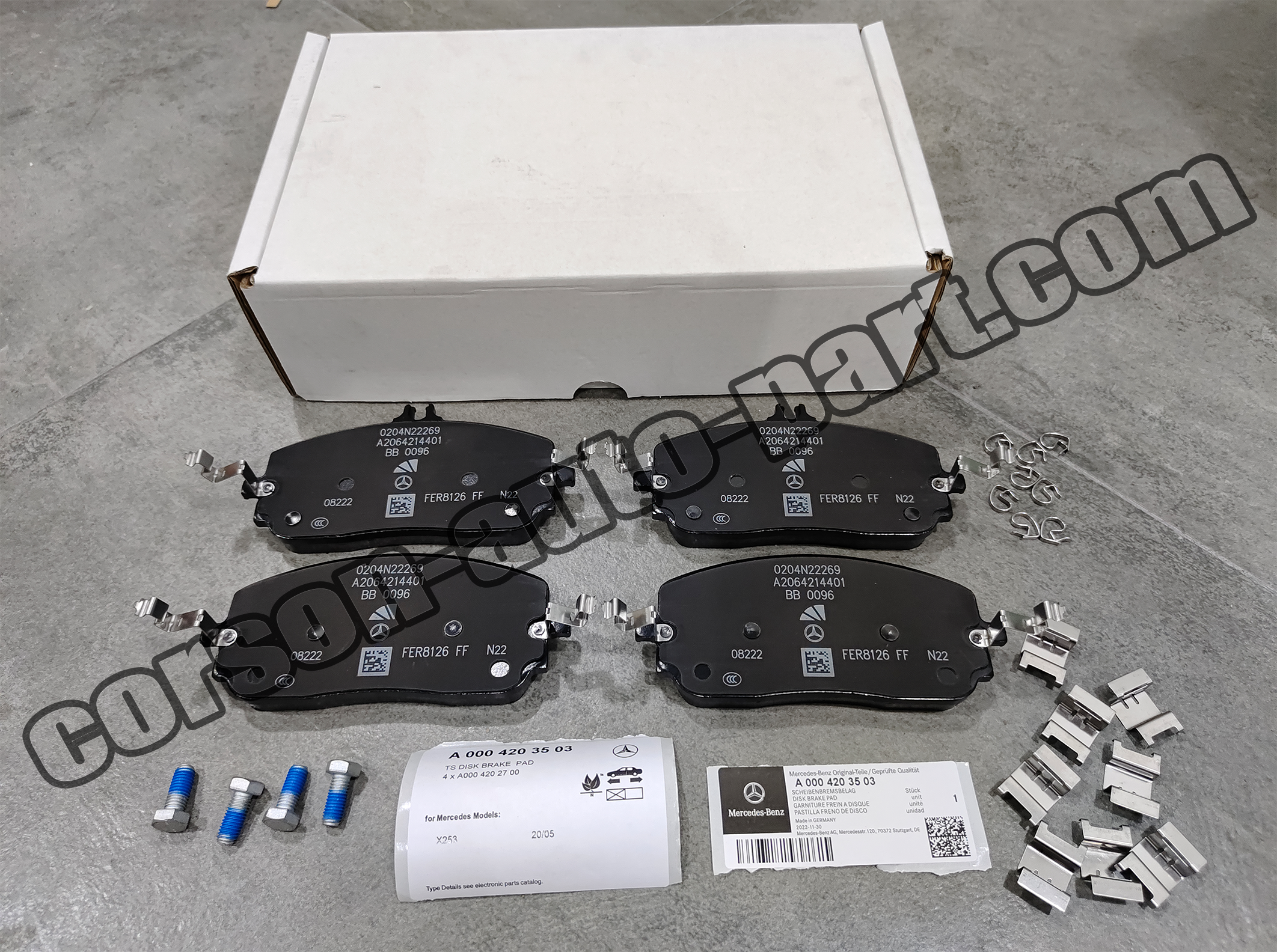 Mercedes-Benz A0004203503 Brake pad set