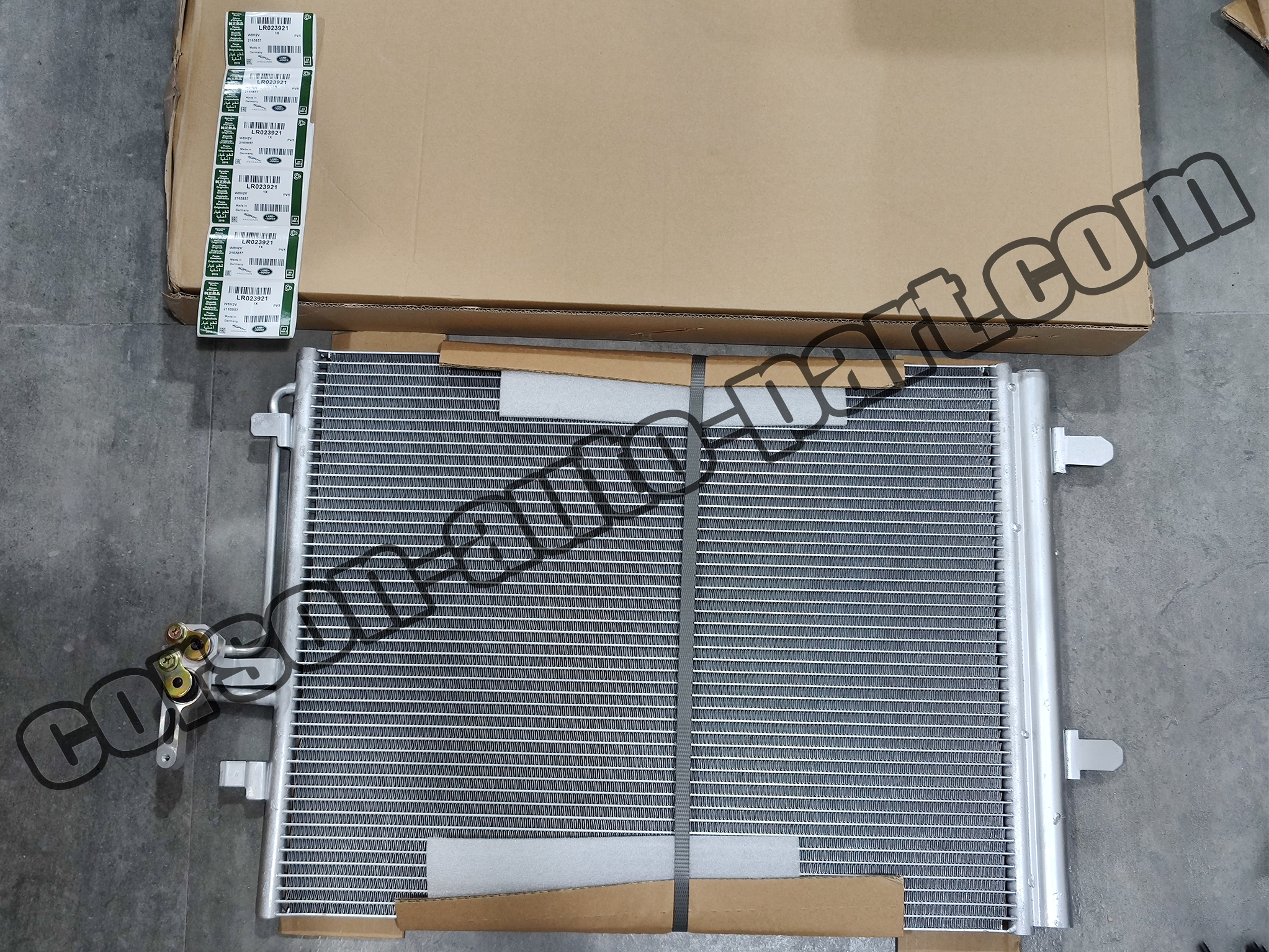 Land Rover LR023921 Air conditioning condenser LR000566