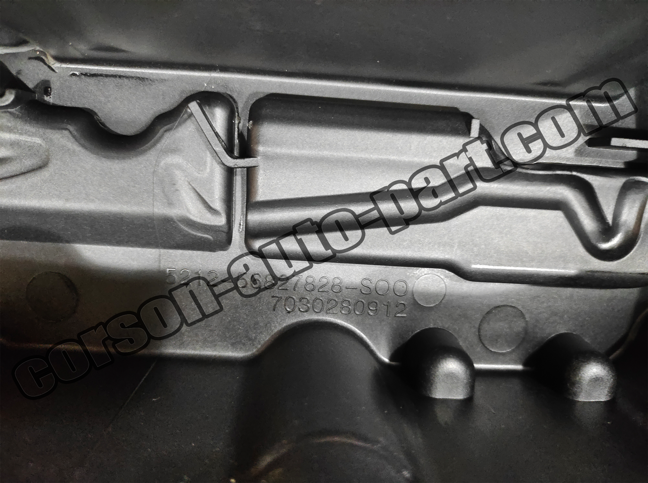 BMW 11127552281 Engine Valve Cover