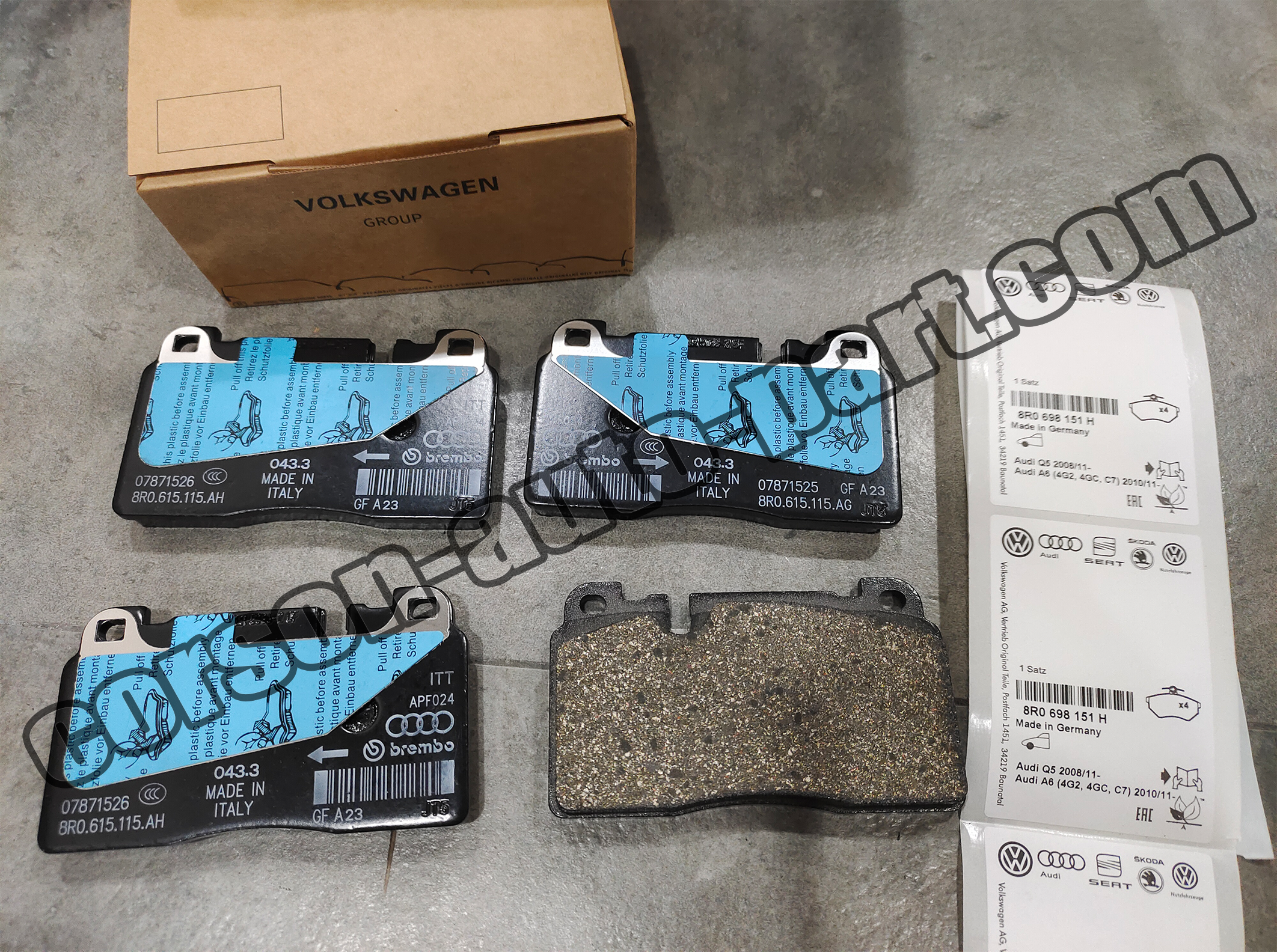 VOLKSWAGEN 8R0698151H Brake pad set 8R0698151B 8R0698151E