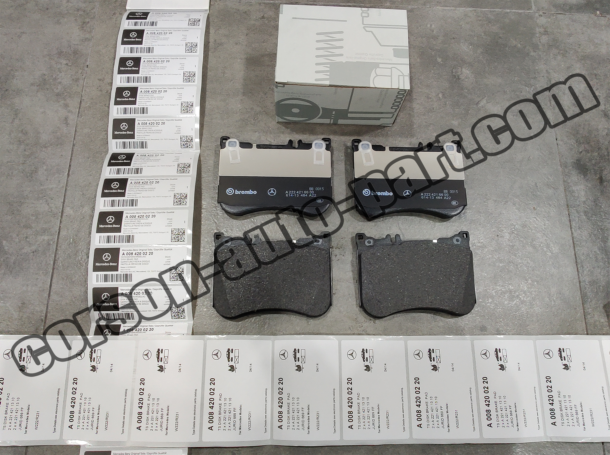 Mercedes-Benz A0084200220 Brake pad set A0064208820 A0084203320