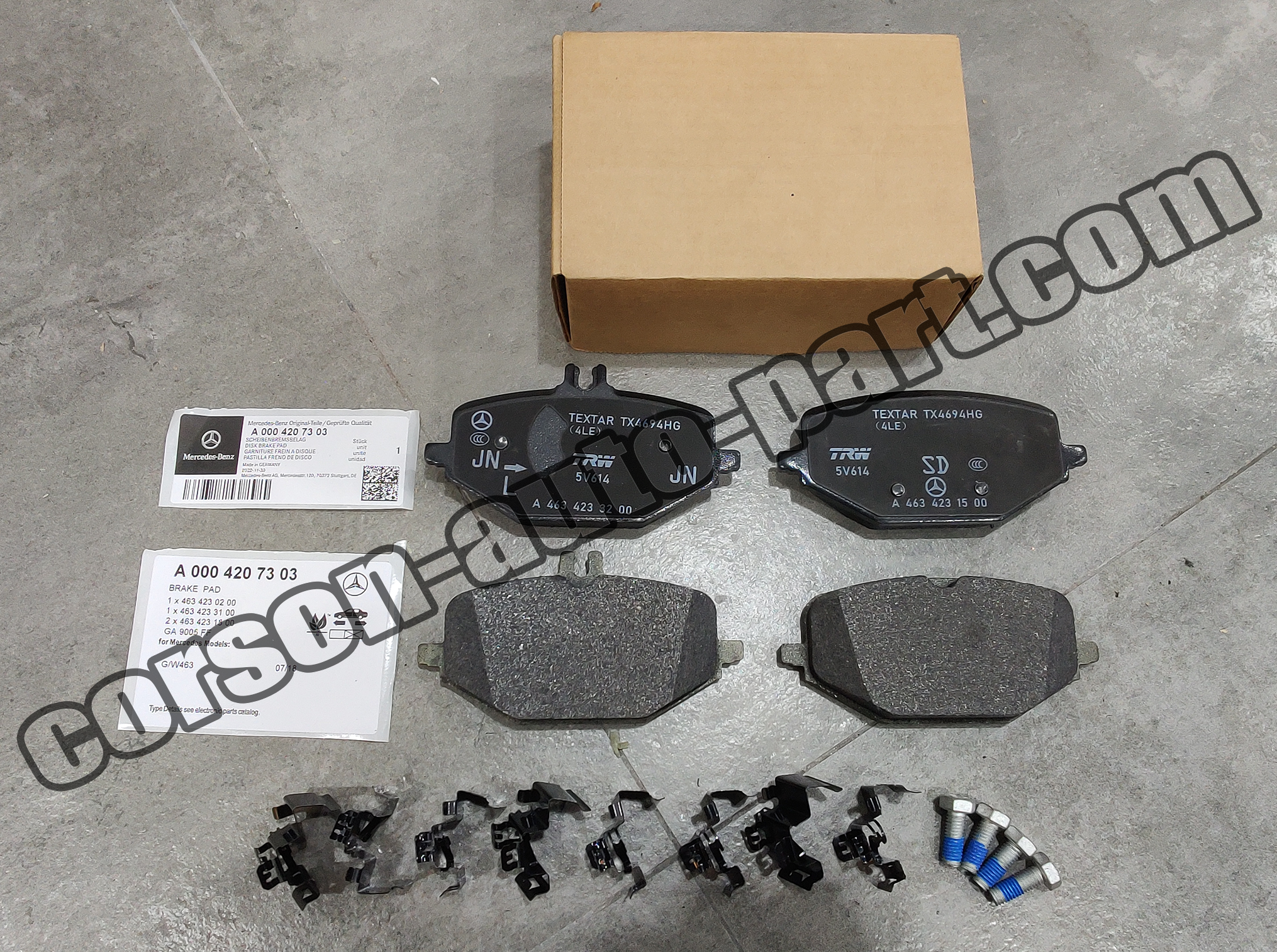 Mercedes-Benz A0004207303 Brake pad set A000204002 A0004204102