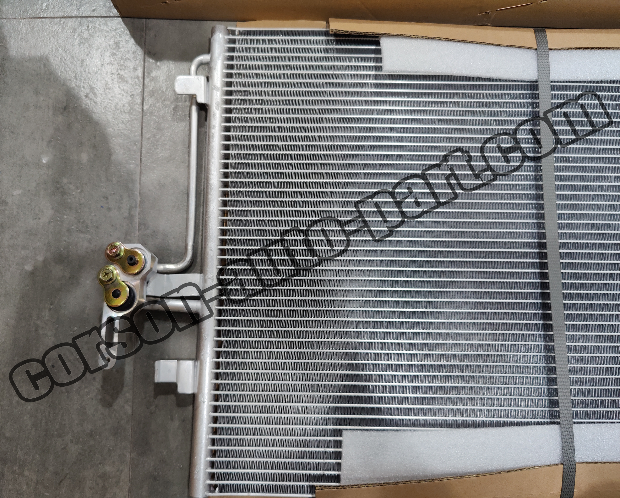 Land Rover LR023921 Air conditioning condenser LR000566