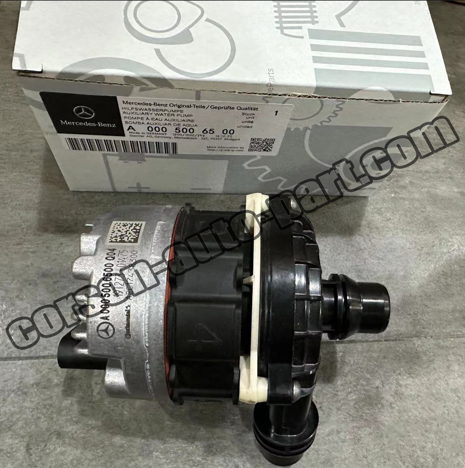 Mercedes-Benz A0005006500 Coolant Pump