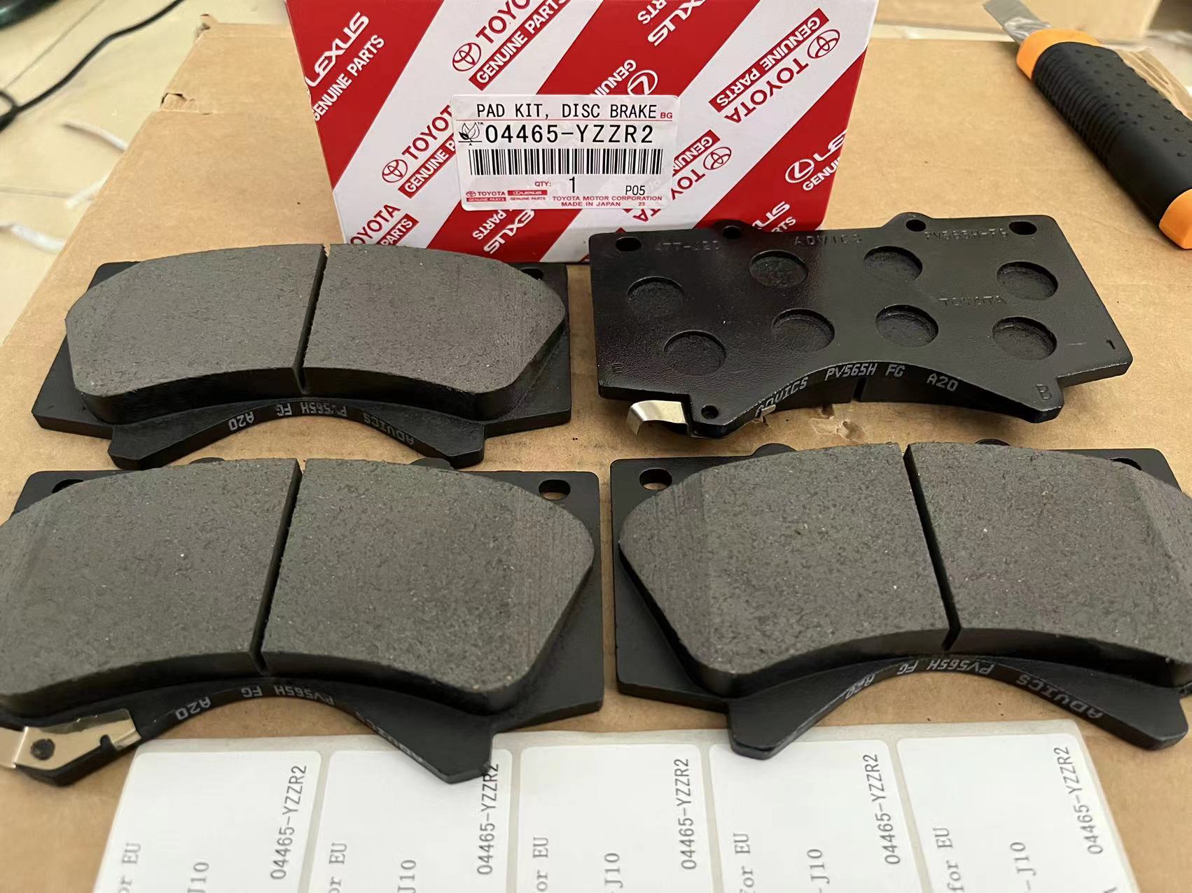 Toyota Land Cruiser Genuine Front Brake Pad (04465-YZZR2)