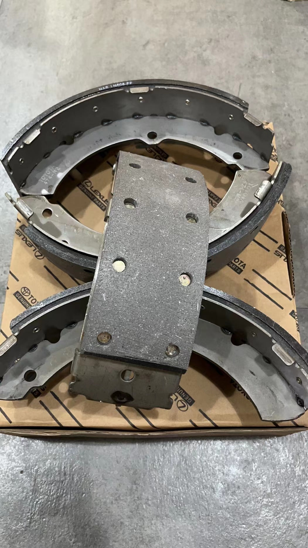 Brake Shoes 04494-36320