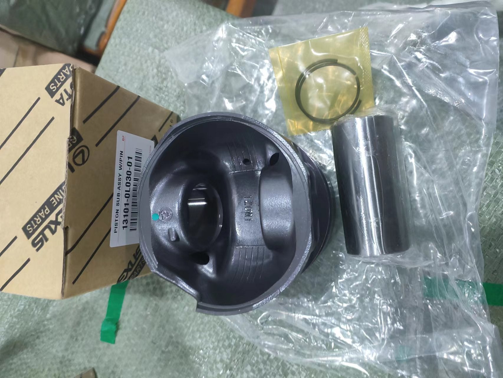 PISTON SUB-ASSY, W/PIN  Toyota (131010-L03001)