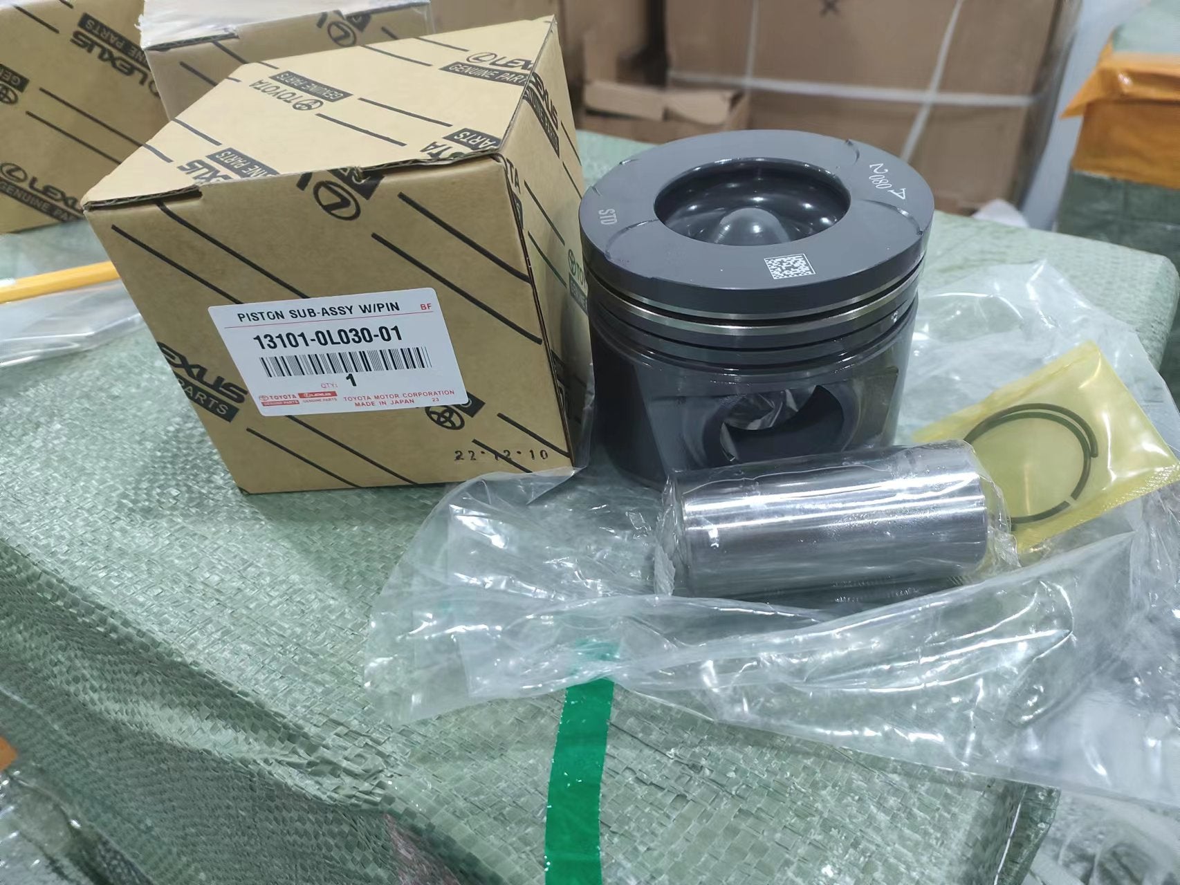 PISTON SUB-ASSY, W/PIN  Toyota (131010-L03001)