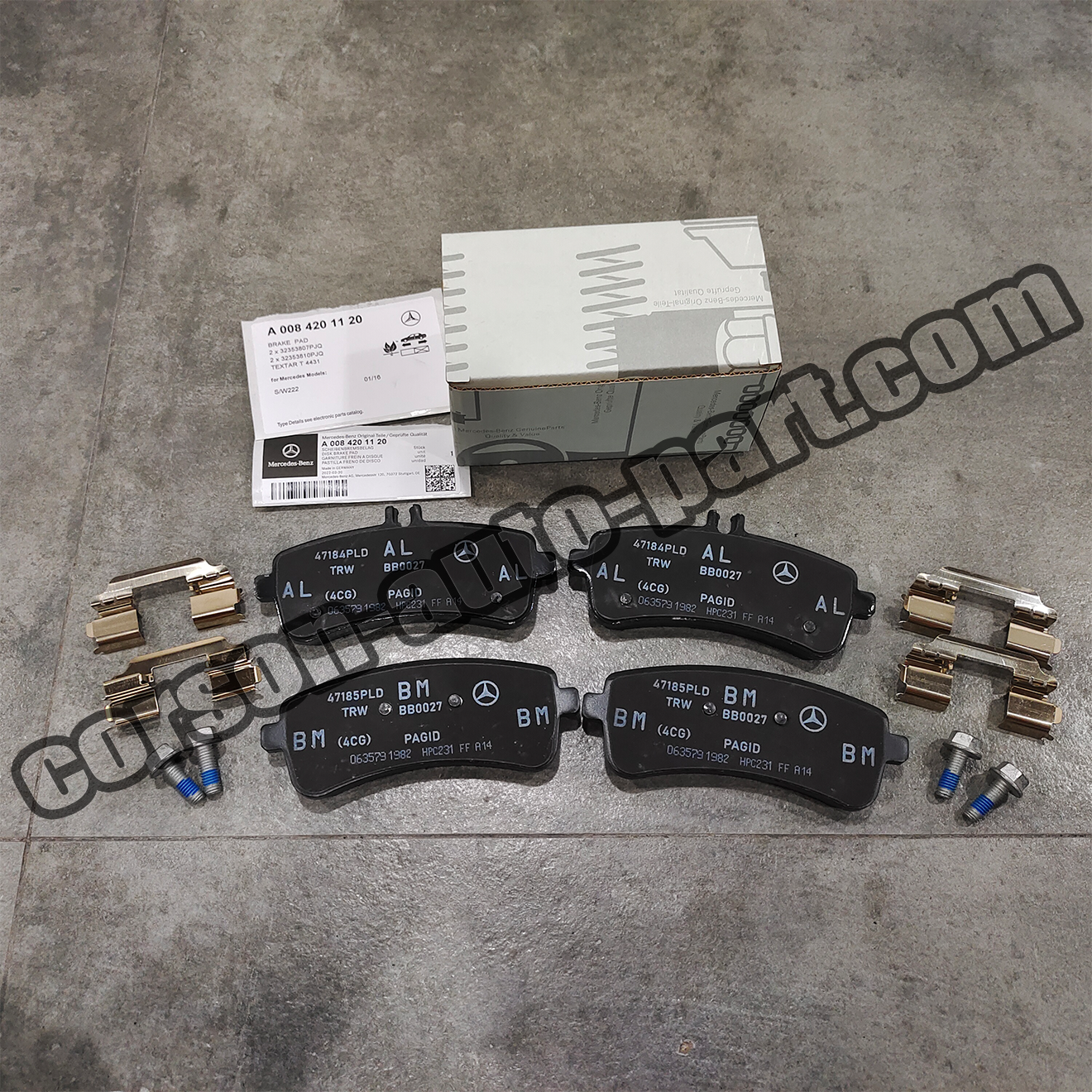 Mercedes-Benz A0084201120 Brake Pad Set(Rear) A0084200720 A0064207020