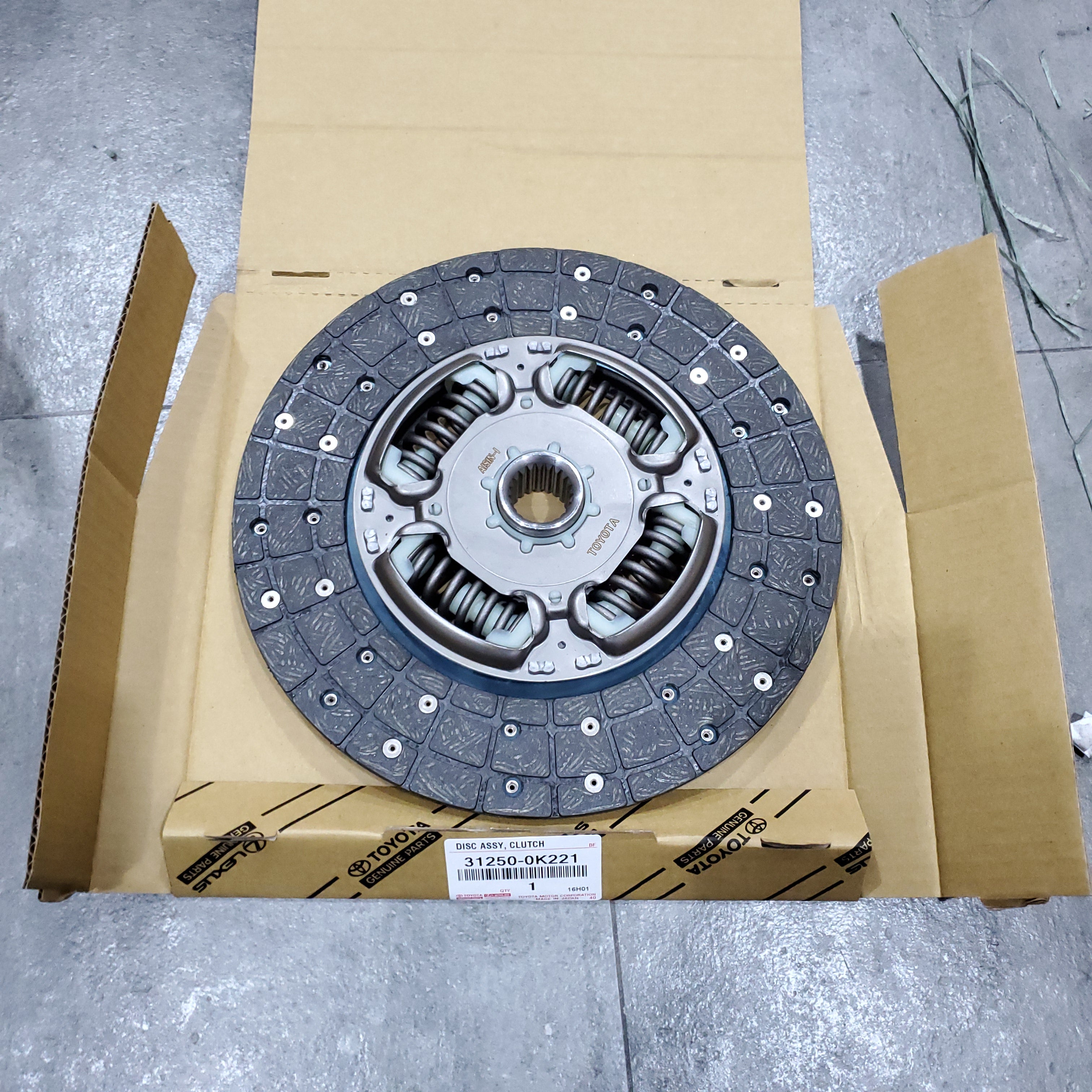 GENUINE TOYOTA CLUTCH PLATE HILUX 2005-2015 31250-0K205