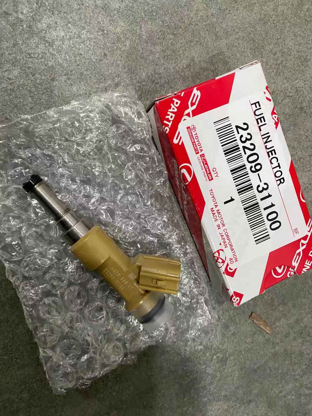 DEFUS Fuel Injector OEM 23250-31100 for Toyota Land Cruiser Prado