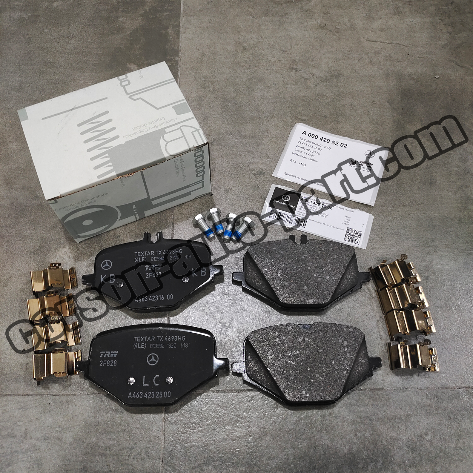 Mercedes-Benz A0004205202Rear Brake Pad Set