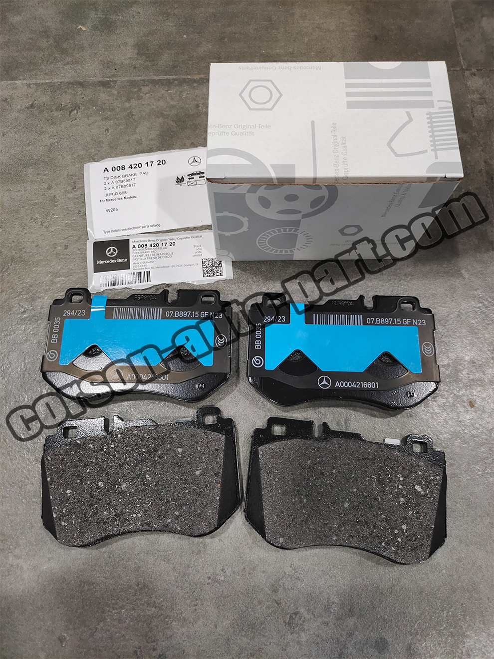 Mercedes-Benz A0084201720 Brake Pad(Front)