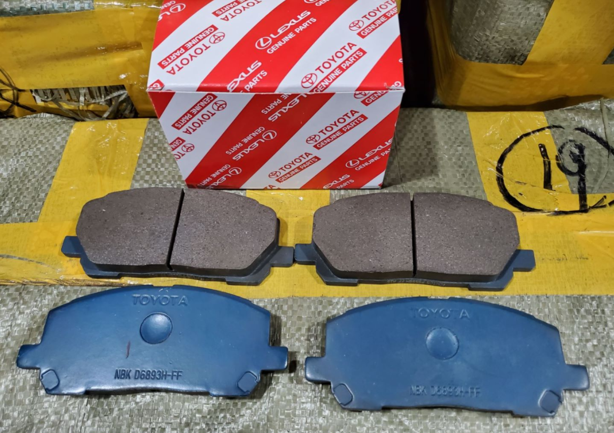 04465-48030 Genuine Toyota Front Disc Brake Pad Set