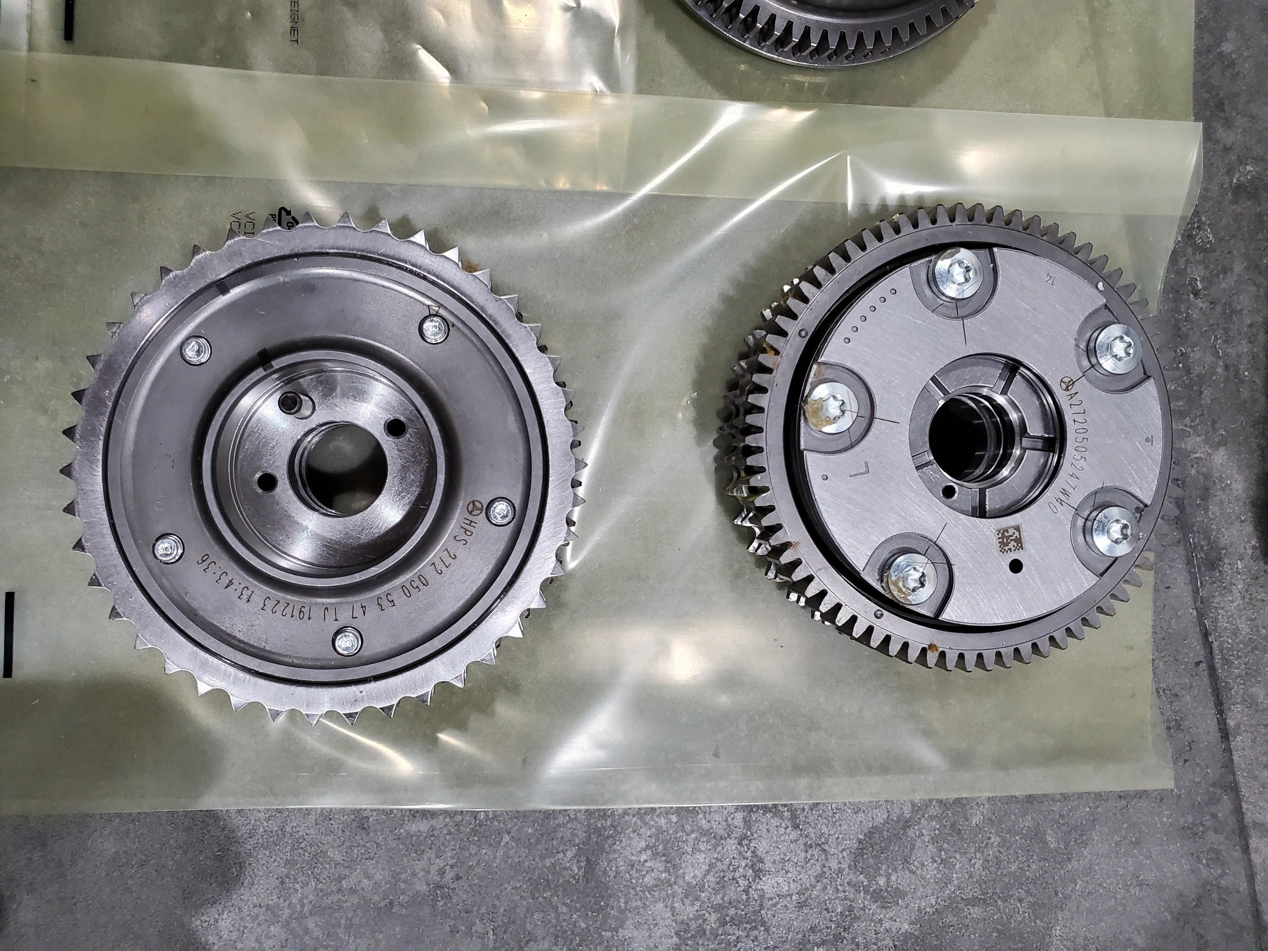 Mercedes-Benz 272 050 53 47, Engine Timing Camshaft Sprocket