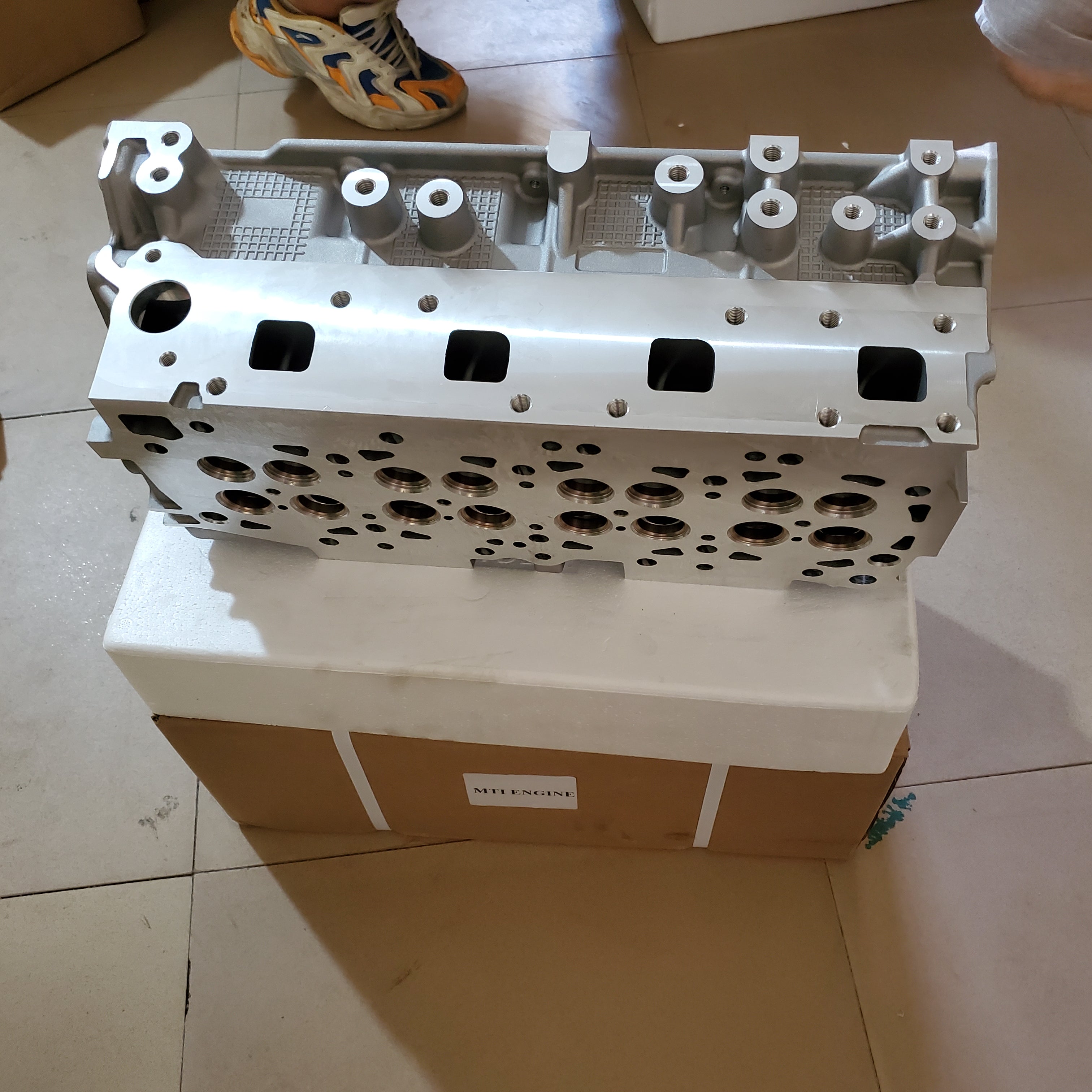 NISSAN YD25ETI cylinder head assy, 11040-5X00A cylinder head assy, 11040-5X00A