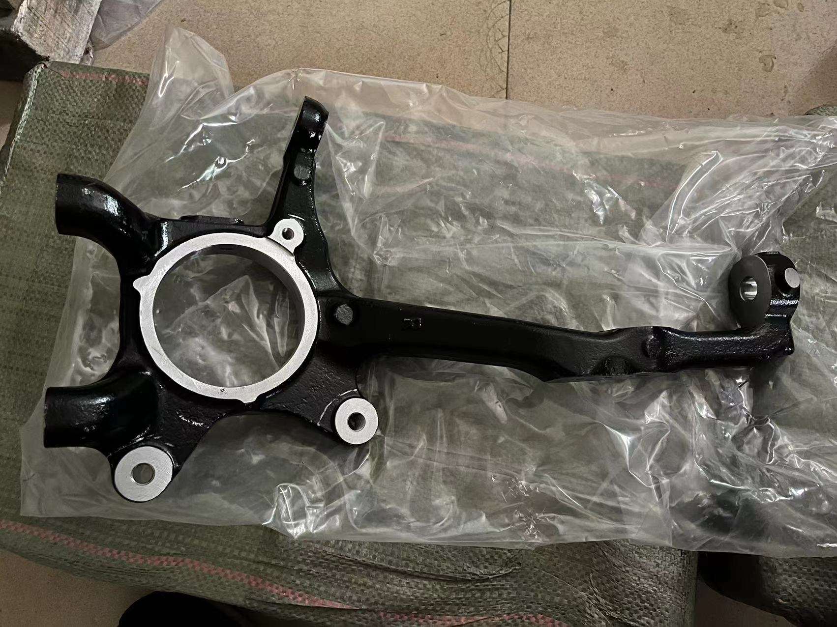 Lexus 43211-60170Knuckle, Steering, RH