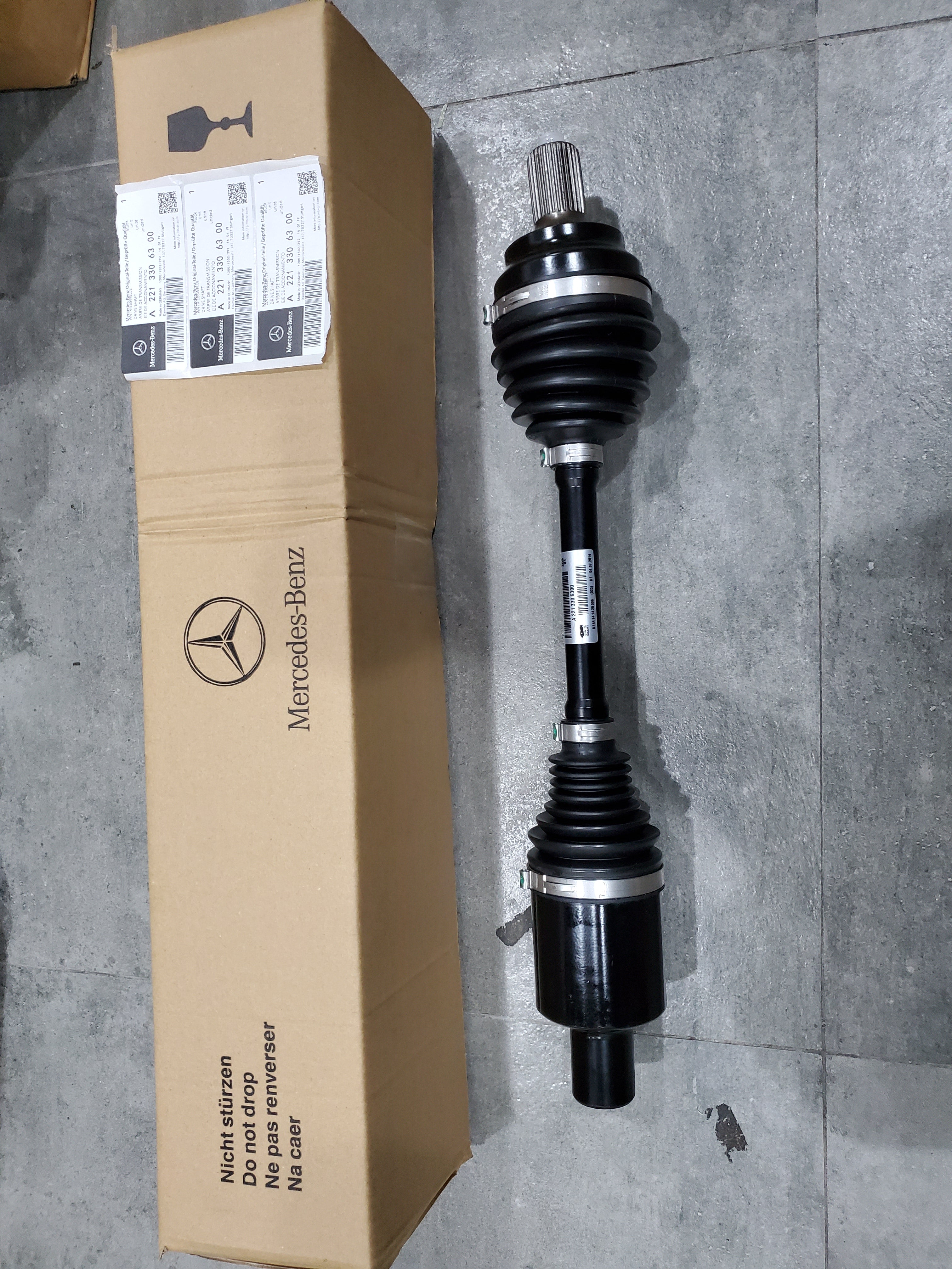 Genuine Mercedes Axle Shaft Assembly A 221 330 63 00