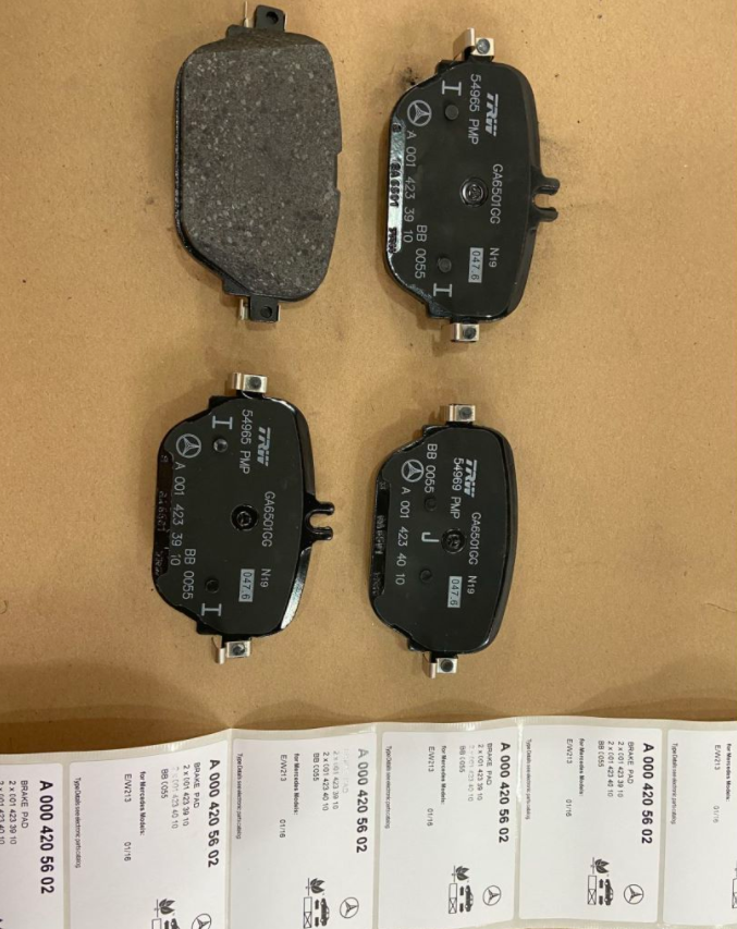 A000 420 56 02 Brake Pad Mercedes-Benz