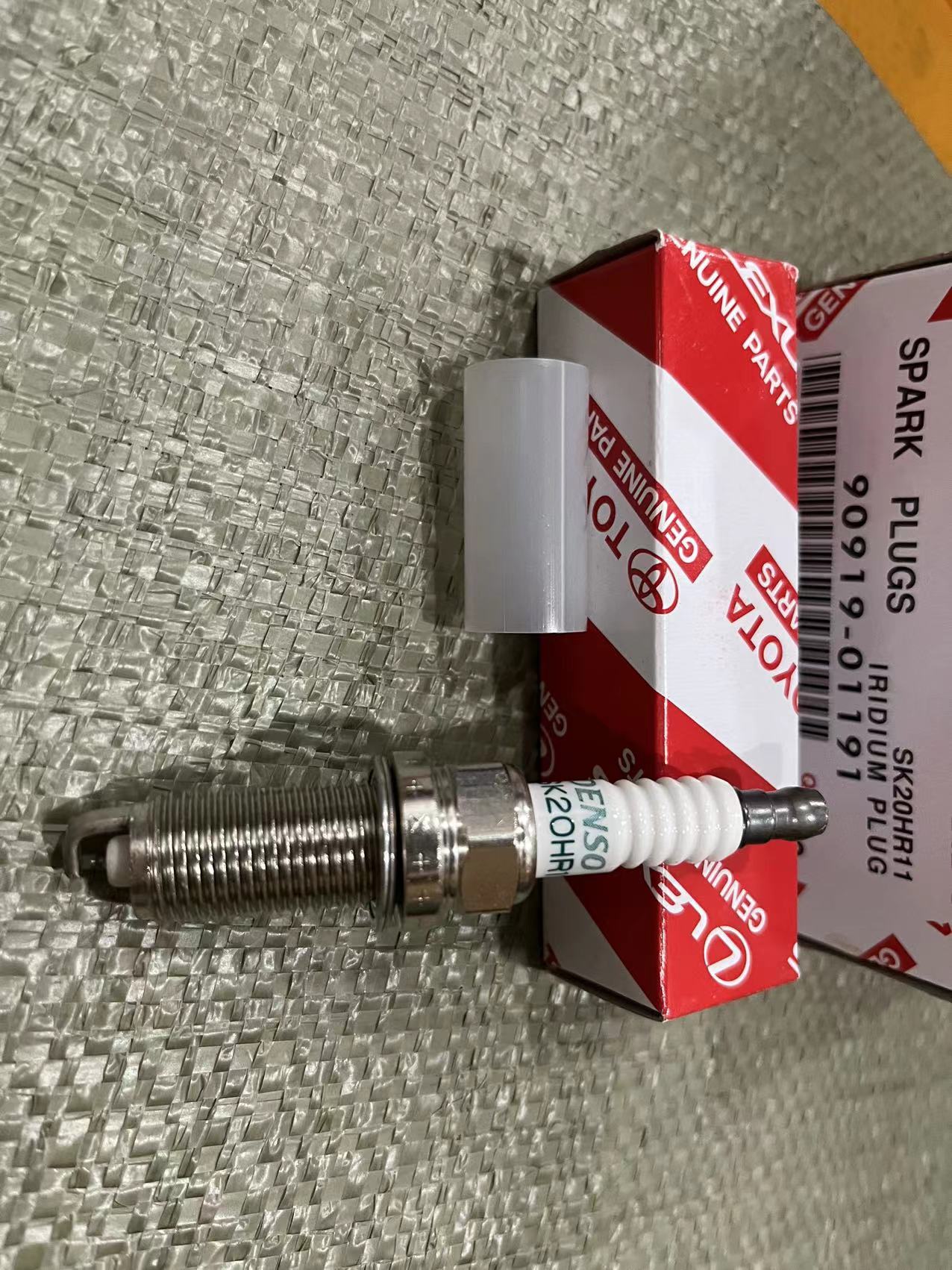 Toyota 90919-01191 Spark Plug