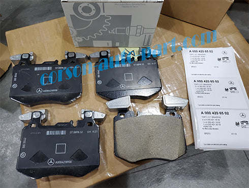 Benz brake pad front wheel A0004206502   A000427902