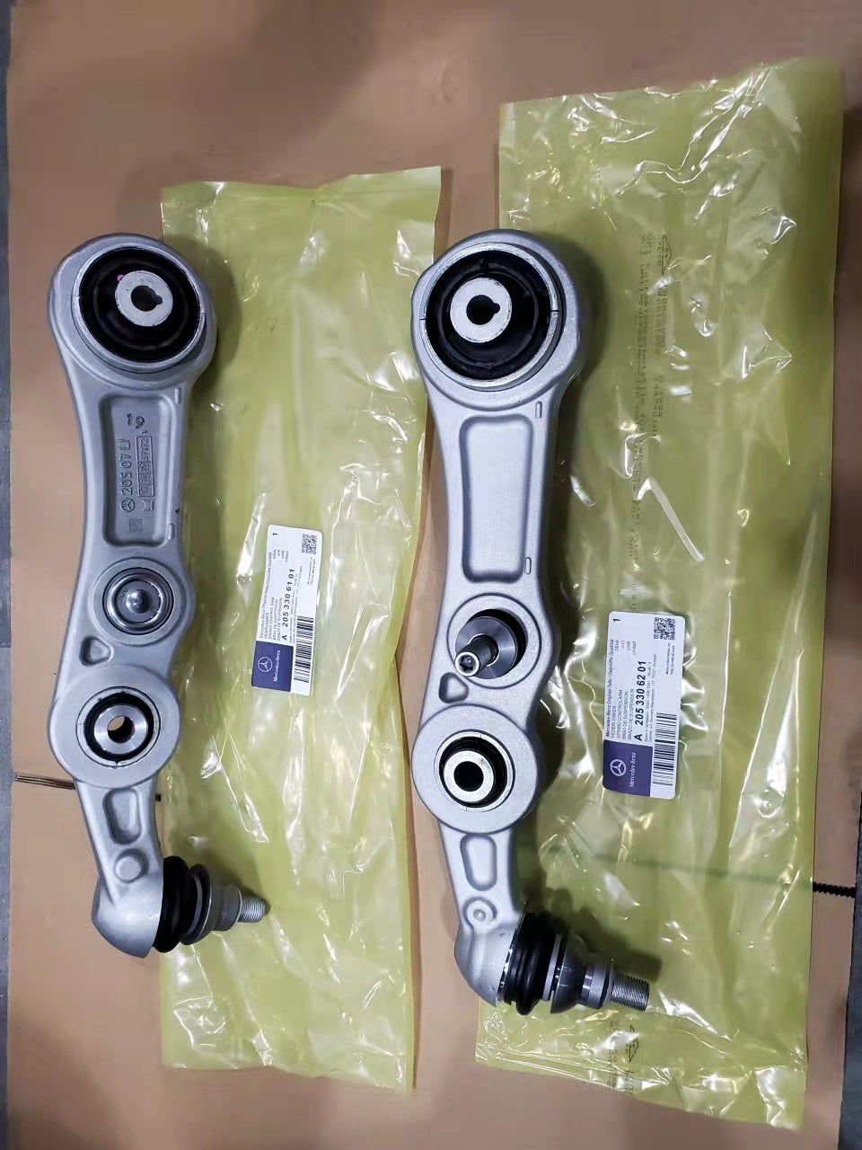 Mercedes Benz front pair lower suspension control arm OEM 205 330 6201