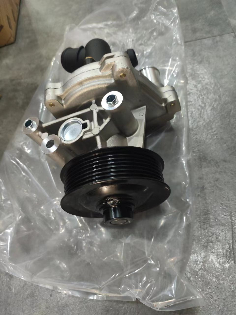 Water Pump Assy Bk3q-8A558 CB for Ford Transit 2.2 Engine Parts