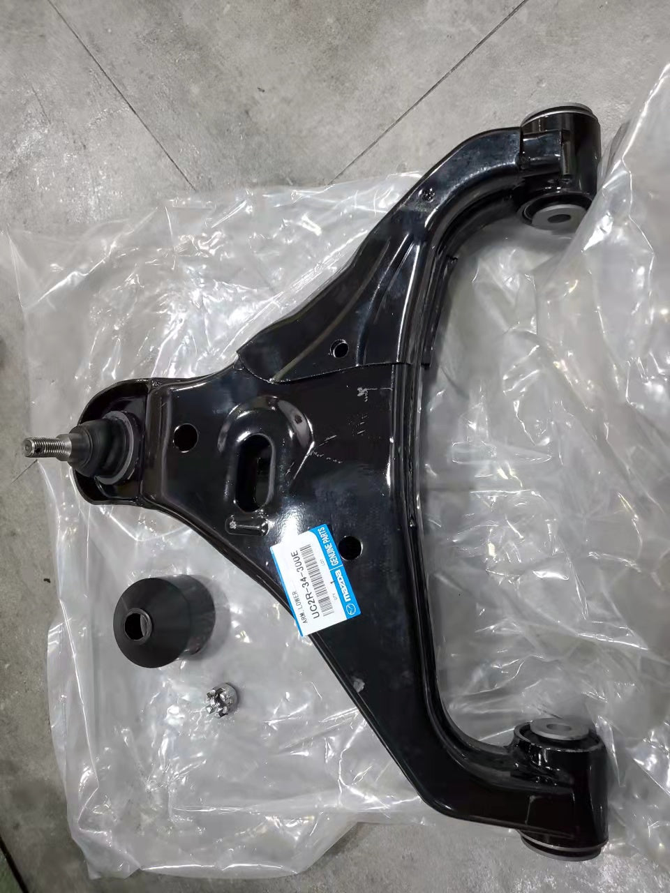 Ford/UC2R-34-300E-Ford-Ranger-Mazda-BT50-Lower-Control-Arm