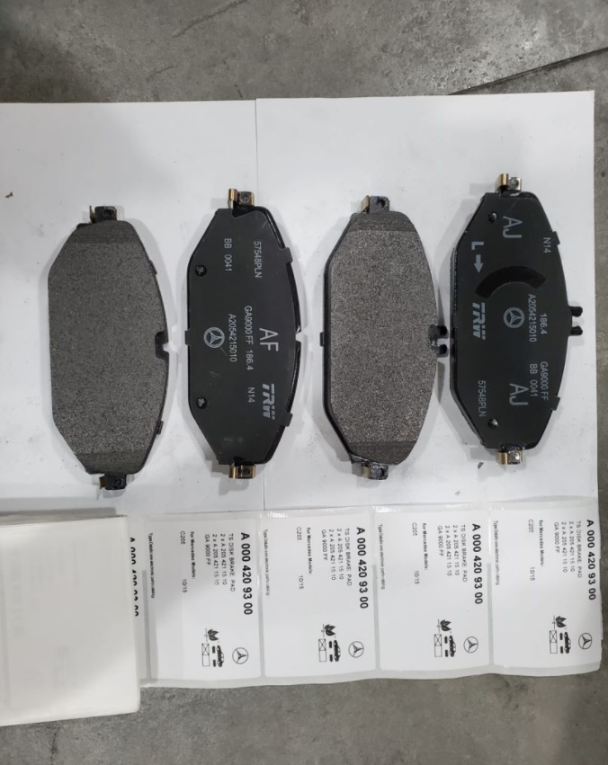 A 000 420 93 00 Brake pad Mercedes-Benz