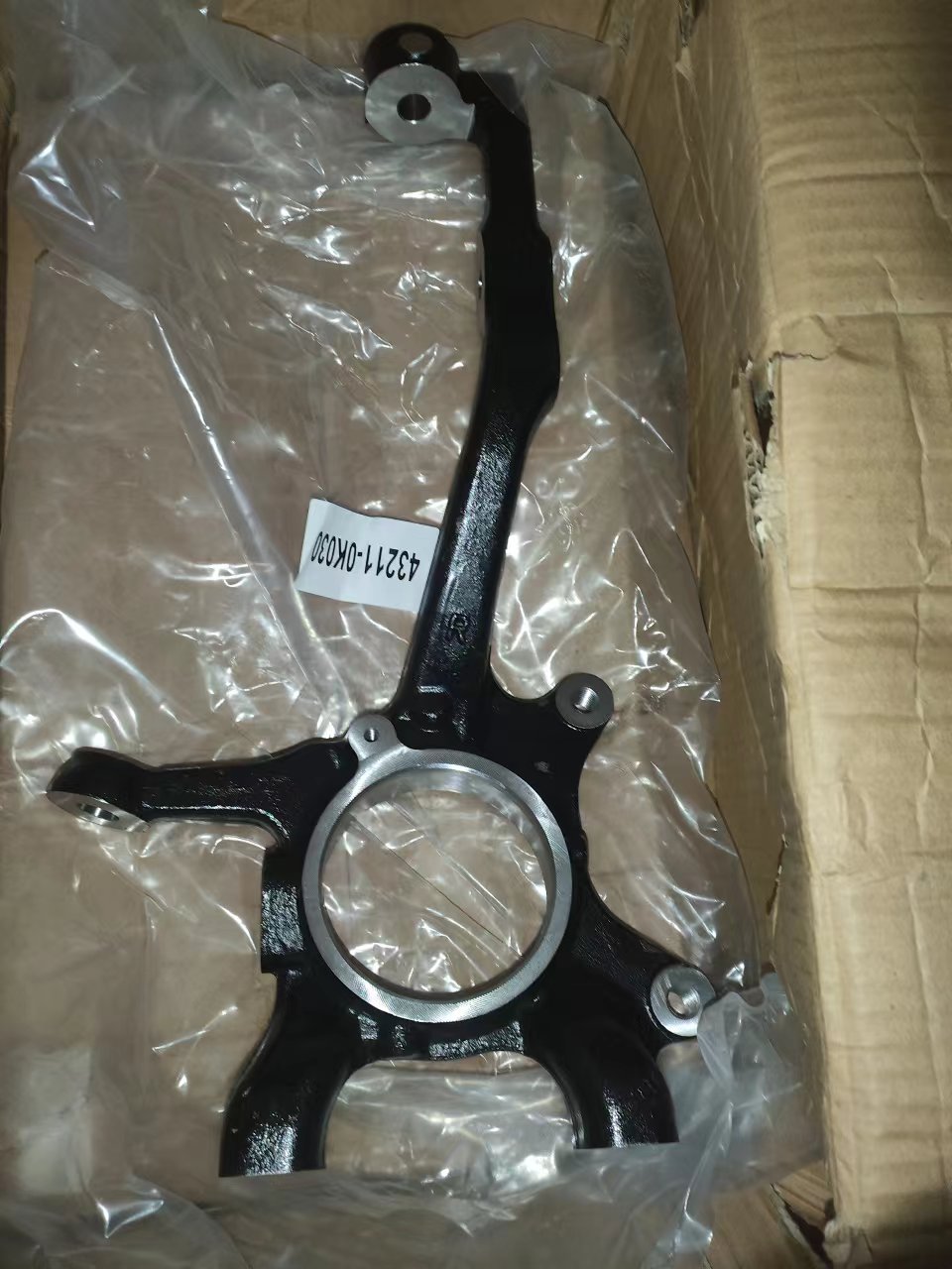 43212-0K030 R TOYOTA  KNUCKLE, STEERING